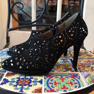 daniblack 7M black suede ankle bootie